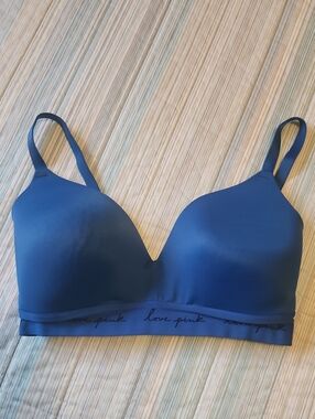 Victoria's Secret Love Pink Smooth Navy Molded T-Shirt Bra